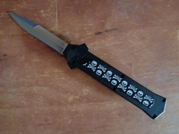 AKC F16 OTF D/A Automatic Knife Black Skulls 5 AKC F16 OTF D/A Automatic Knife Black Skulls - Image 3