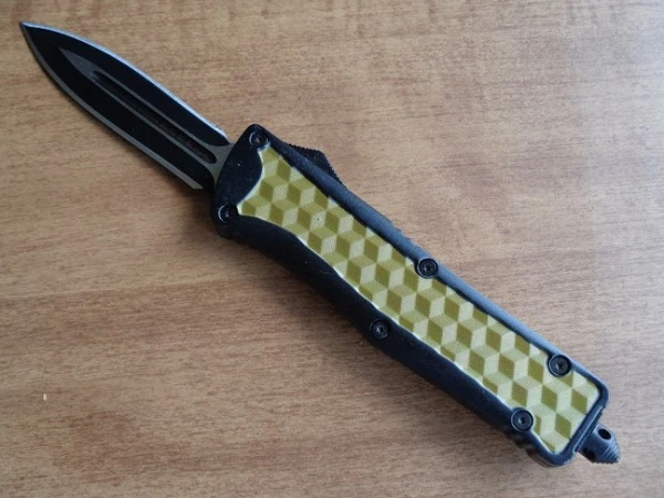 Q-Bert Black Tan D/A OTF Automatic Knife Two Tone Dagger 3 Q-Bert Black Tan D/A OTF Automatic Knife Two Tone Dagger